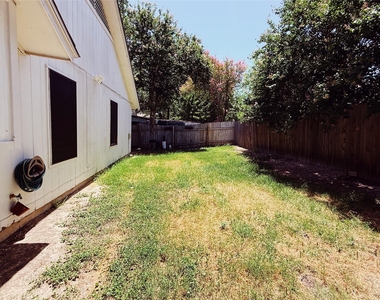 12314 Thompkins Dr - Photo Thumbnail 33