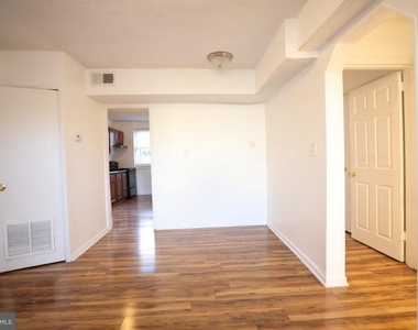 4329 Halley Terrace Se - Photo Thumbnail 6