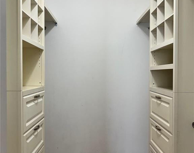 3912 Barclay Way - Photo Thumbnail 10