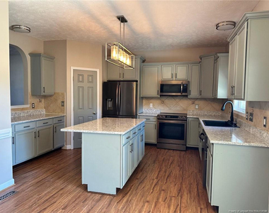 3912 Barclay Way - Photo Thumbnail 2