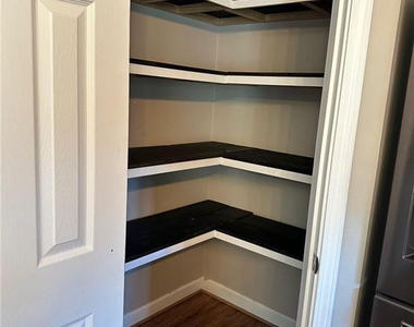 3912 Barclay Way - Photo Thumbnail 3