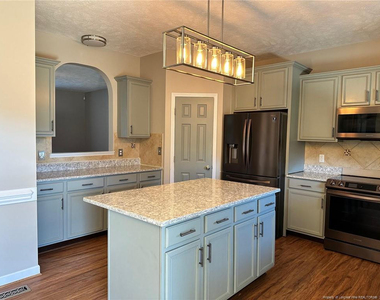 3912 Barclay Way - Photo Thumbnail 4