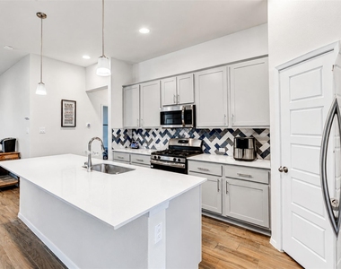 13701 Ronald W Reagan Blvd - Photo Thumbnail 15