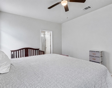 13701 Ronald W Reagan Blvd - Photo Thumbnail 31