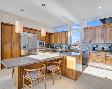 6813 Valburn Dr - Photo Thumbnail 6