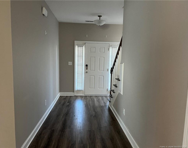 312 Derby Lane - Photo Thumbnail 7