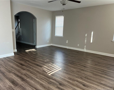 312 Derby Lane - Photo Thumbnail 1