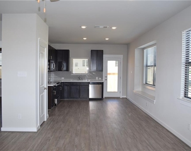 116d Amber Fields Trl - Photo Thumbnail 6