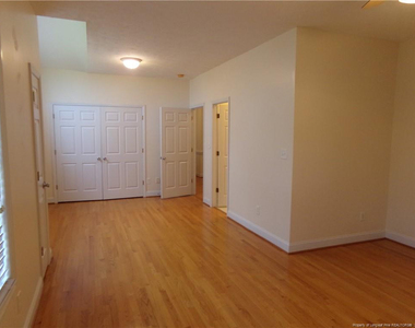 290 Robeson Street - Photo Thumbnail 16