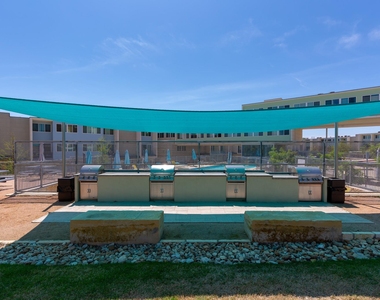 604 N Bluff Dr - Photo Thumbnail 19