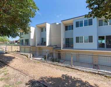 604 N Bluff Dr - Photo Thumbnail 25