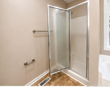 518 Foxdenton Place - Photo Thumbnail 13