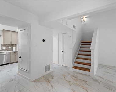 2500 Enfield Rd - Photo Thumbnail 6