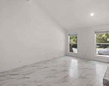 2500 Enfield Rd - Photo Thumbnail 17