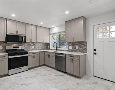 2500 Enfield Rd - Photo Thumbnail 8
