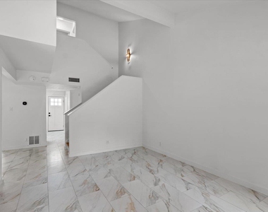 2500 Enfield Rd - Photo Thumbnail 18