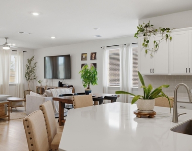 3608 Overlord Ln - Photo Thumbnail 10