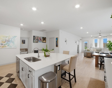 3608 Overlord Ln - Photo Thumbnail 12
