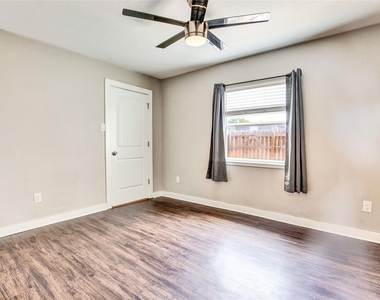 7204 Twin Crest Dr - Photo Thumbnail 11