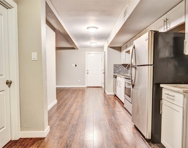 7204 Twin Crest Dr - Photo Thumbnail 6