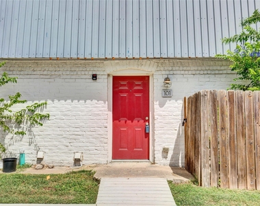 7204 Twin Crest Dr - Photo Thumbnail 8