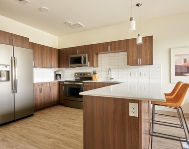 4811 Woodrow Ave - Photo Thumbnail 3
