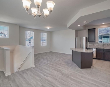 576 Ferrule Dr - Photo Thumbnail 3