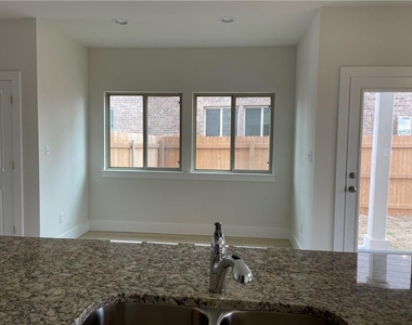 526 White Steppe Way - Photo Thumbnail 8