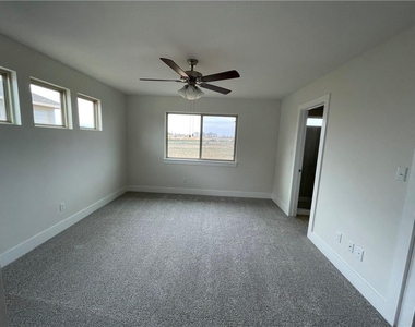 526 White Steppe Way - Photo Thumbnail 13