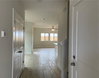 526 White Steppe Way - Photo Thumbnail 5