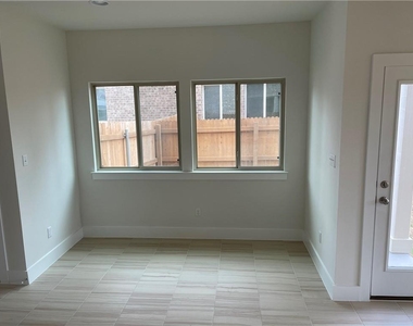 526 White Steppe Way - Photo Thumbnail 10