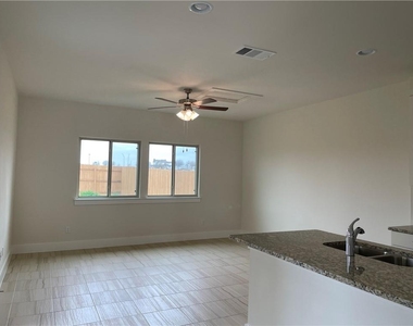 526 White Steppe Way - Photo Thumbnail 7