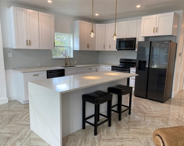 31 Heathrow Ln - Photo Thumbnail 8