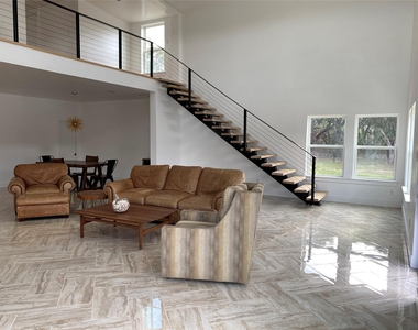 31 Heathrow Ln - Photo Thumbnail 5
