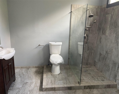 31 Heathrow Ln - Photo Thumbnail 22