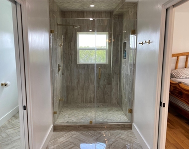 31 Heathrow Ln - Photo Thumbnail 18