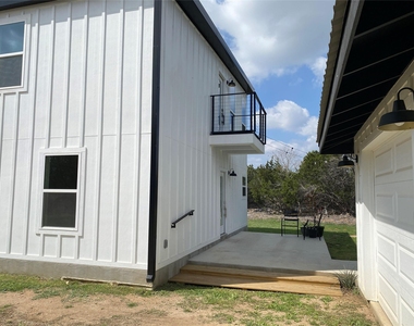 31 Heathrow Ln - Photo Thumbnail 1