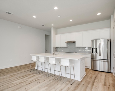 9813 Evening Canopy Dr - Photo Thumbnail 5