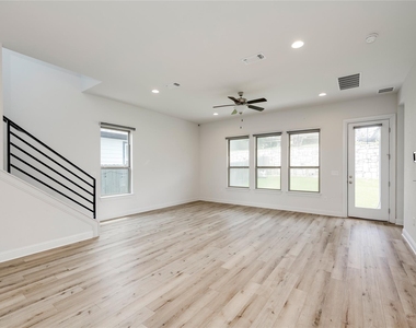 9813 Evening Canopy Dr - Photo Thumbnail 9