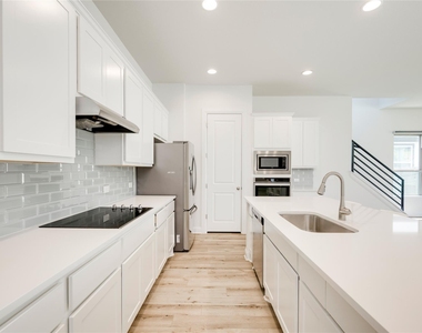 9813 Evening Canopy Dr - Photo Thumbnail 2