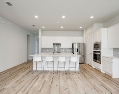 9813 Evening Canopy Dr - Photo Thumbnail 4