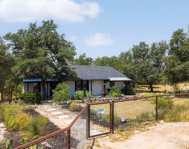2591 Spring Valley Dr - Photo Thumbnail 4
