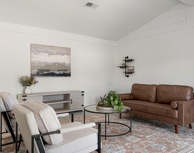 2591 Spring Valley Dr - Photo Thumbnail 17