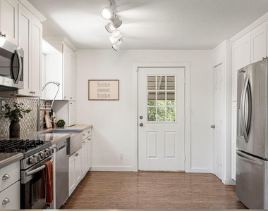 2591 Spring Valley Dr - Photo Thumbnail 11