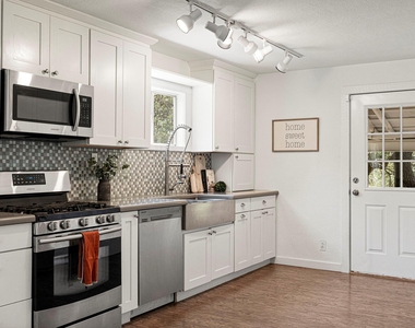 2591 Spring Valley Dr - Photo Thumbnail 7