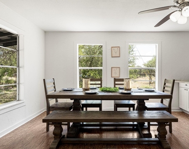 2591 Spring Valley Dr - Photo Thumbnail 15