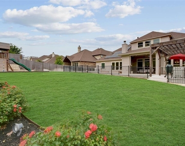 6005 Osceola Trl - Photo Thumbnail 6