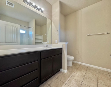 1521 Maier Dr - Photo Thumbnail 12