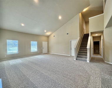 1521 Maier Dr - Photo Thumbnail 1