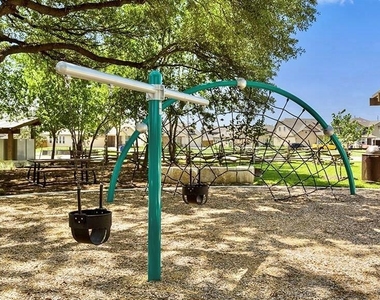 1521 Maier Dr - Photo Thumbnail 27